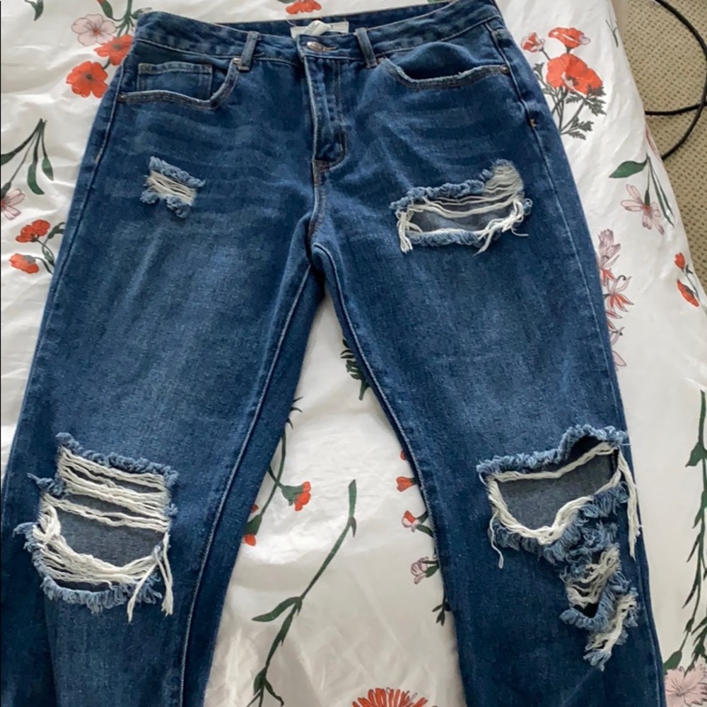 Ripped Boyfriend Jean